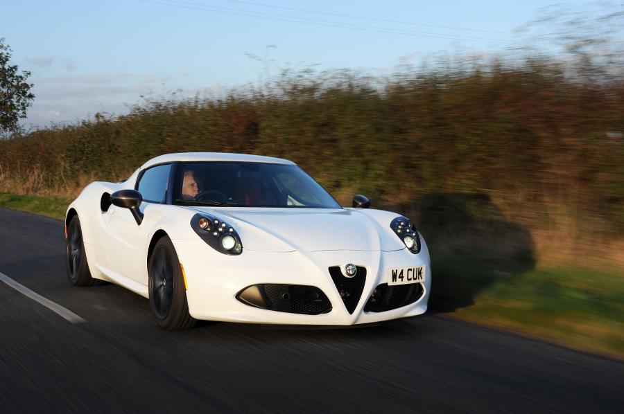  Alfa Romeo 4C 2015 года  (UK) (фото 7 из 45)